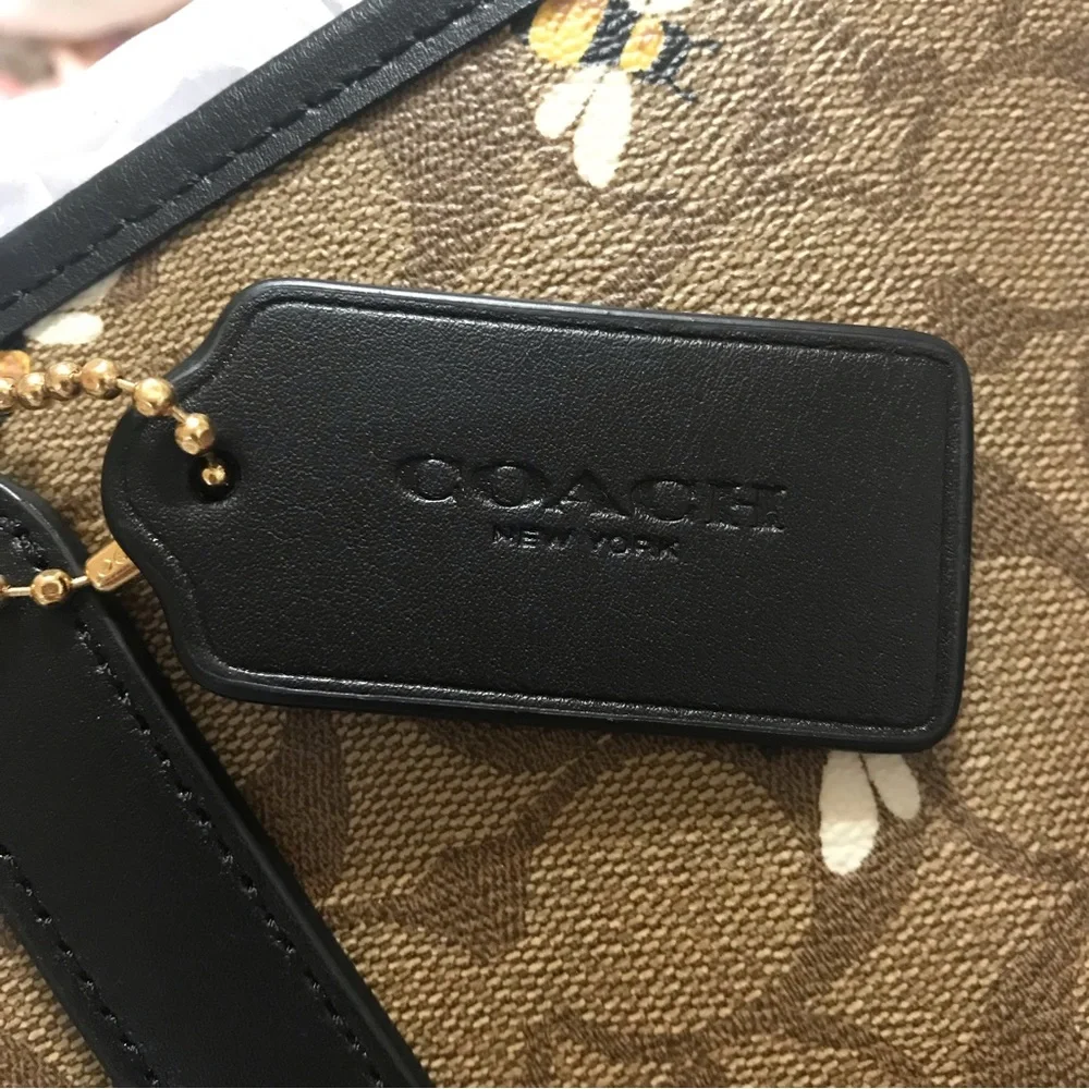 🐝 🥰 Coach City Tote In Signature Canvas With Bee Print_8